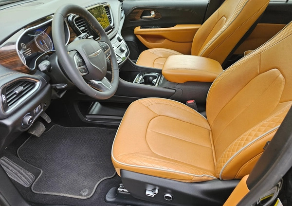 Chrysler Pacifica cena 311067 przebieg: 18126, rok produkcji 2022 z Sulejówek małe 466
